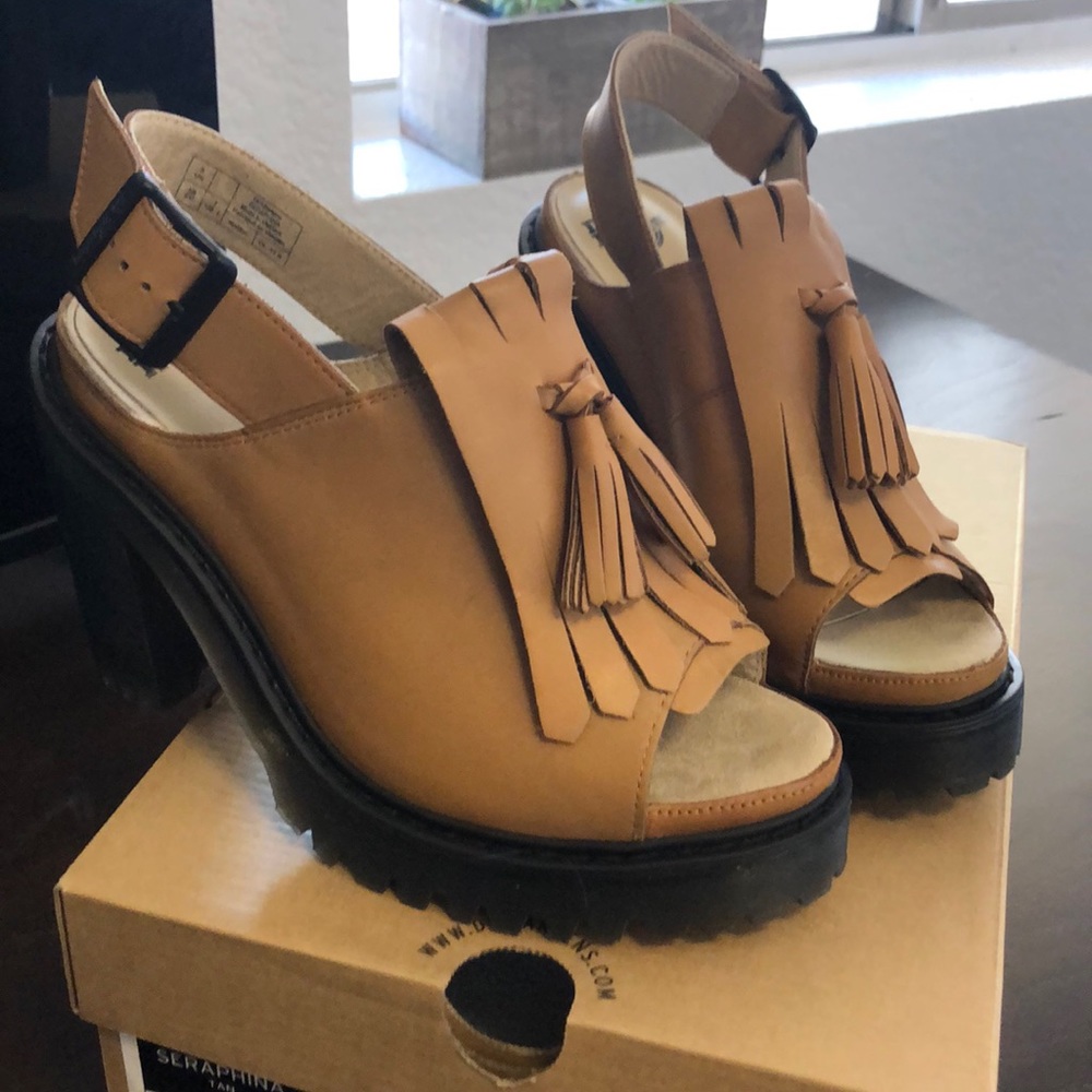 Dr. Martin Seraphina Tan size 7